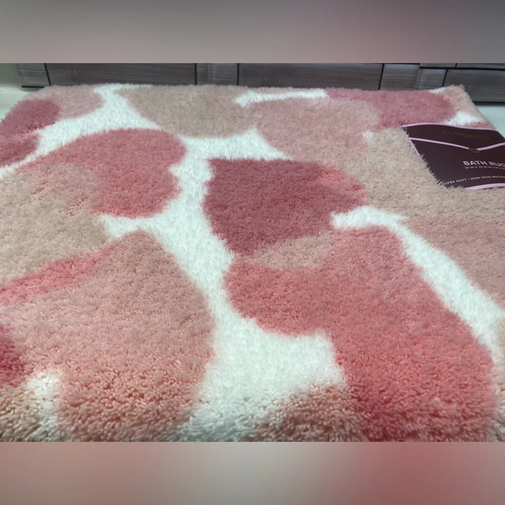 Solemates ❤️Heart Super Soft Cozy Bath Rug 20x32” Red/White NWT